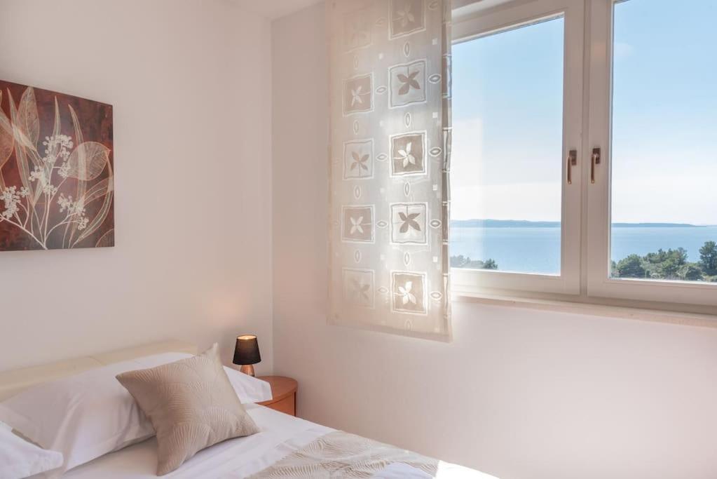 Sea View- Spacious Apartment With Shared Pool Split Kültér fotó