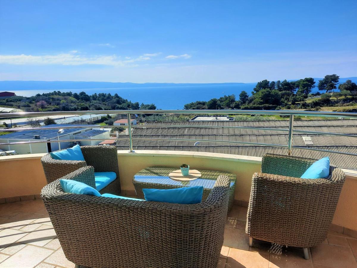 Sea View- Spacious Apartment With Shared Pool Split Kültér fotó