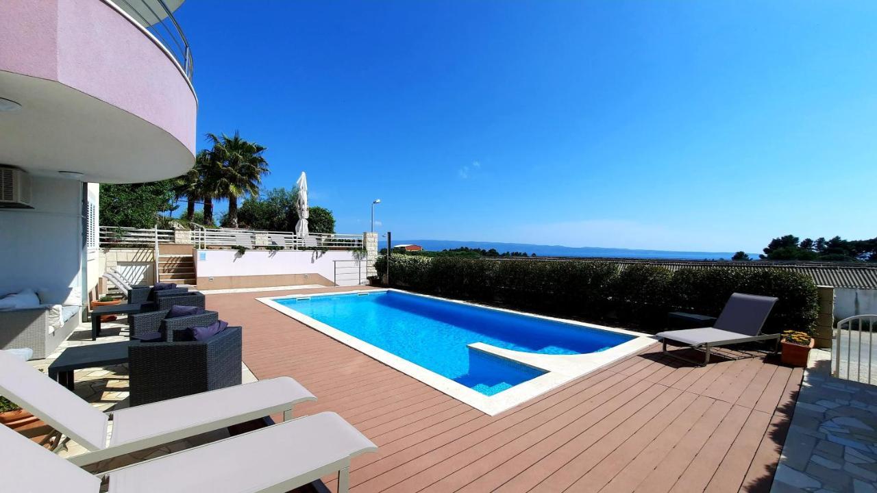 Sea View- Spacious Apartment With Shared Pool Split Kültér fotó