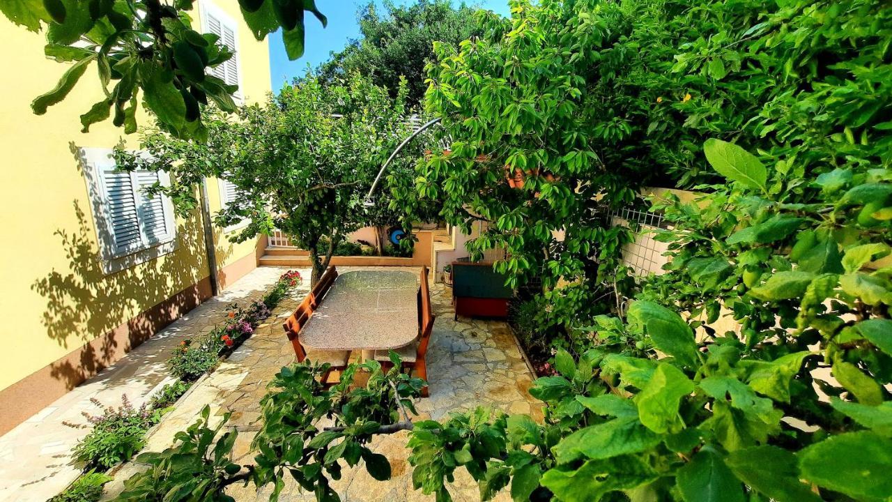 Sea View- Spacious Apartment With Shared Pool Split Kültér fotó