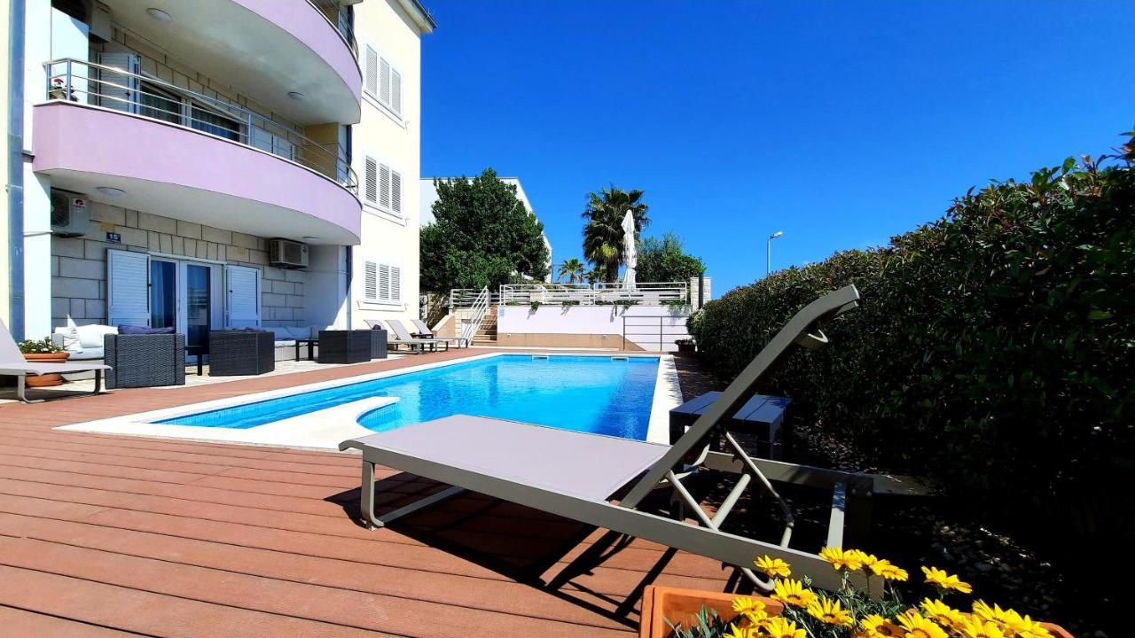 Sea View- Spacious Apartment With Shared Pool Split Kültér fotó