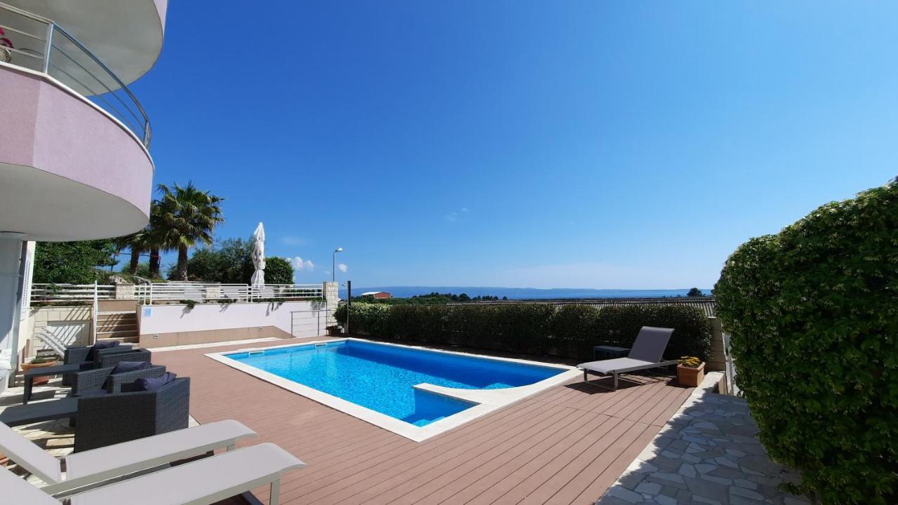 Sea View- Spacious Apartment With Shared Pool Split Kültér fotó