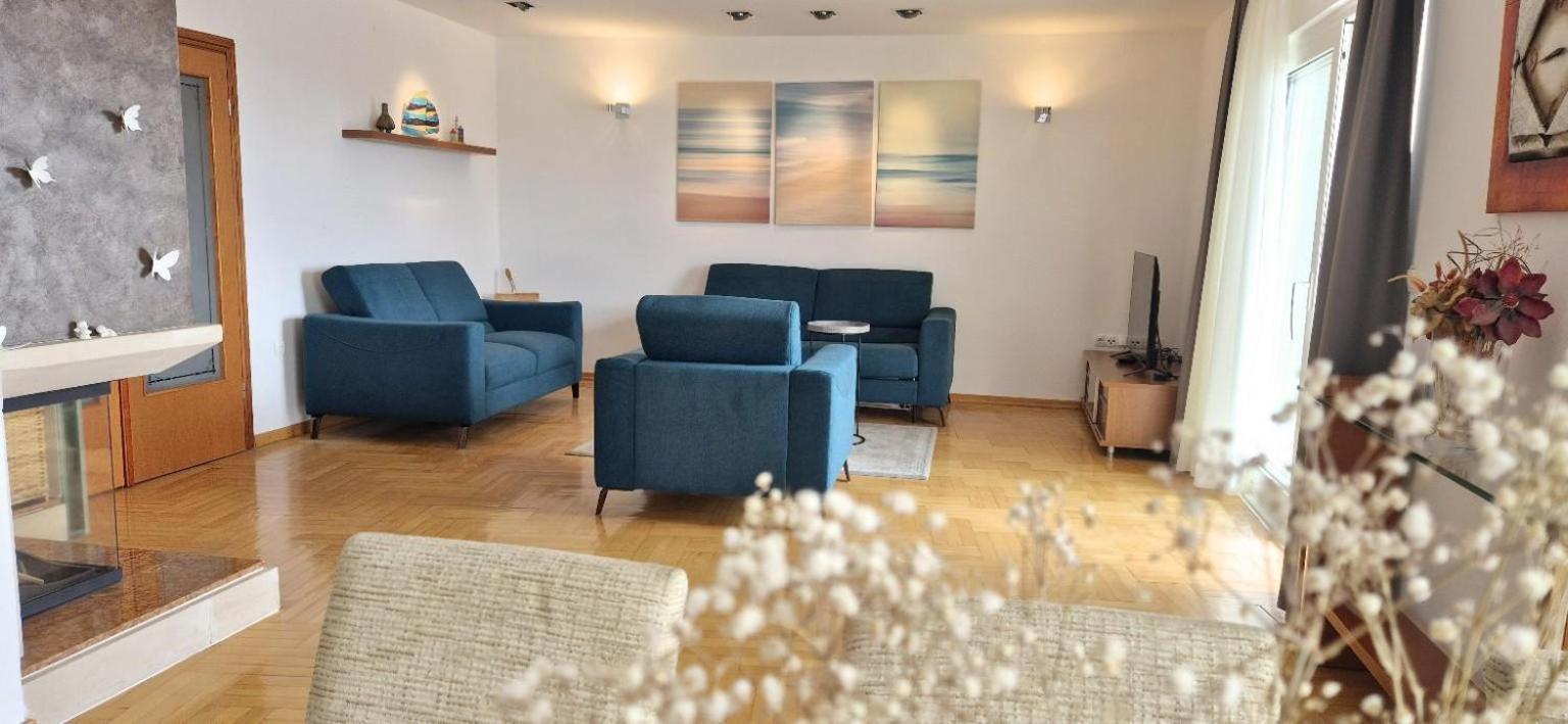 Sea View- Spacious Apartment With Shared Pool Split Kültér fotó
